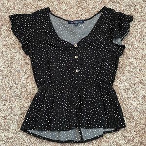 ✨3/$20✨ Adorable polka dot shirt